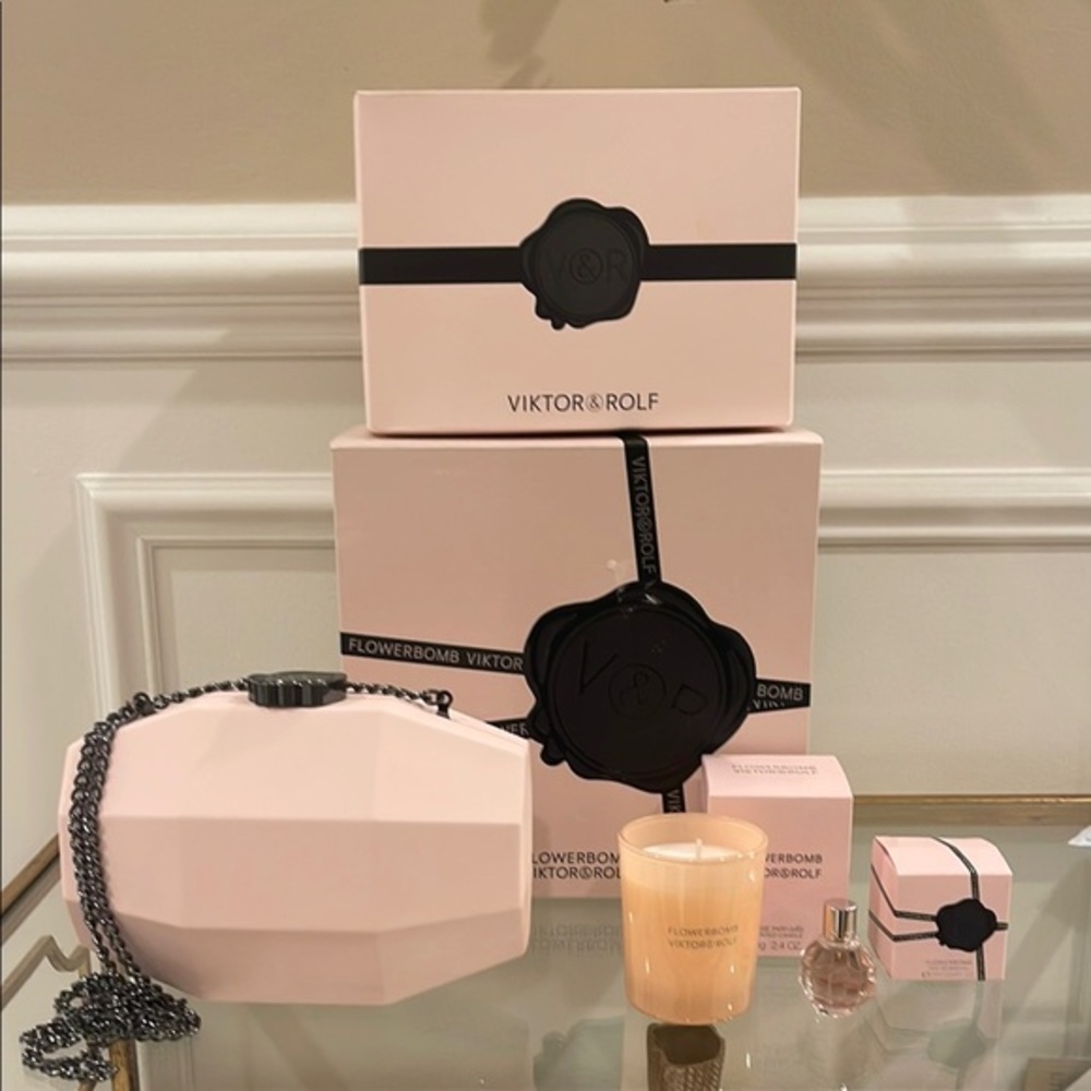 Viktor & Rolf Flowerbomb clutch Gift Set